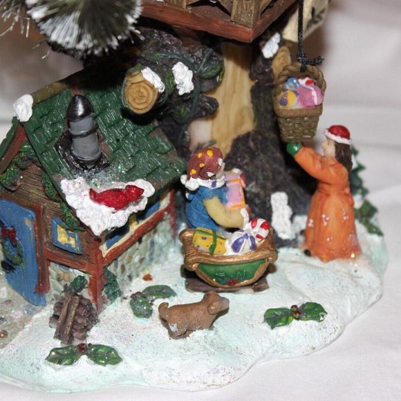 LARGE LOT LEMAX CHRISTMAS VILLAGE ACCESS. TREES FIGURINES TREE HOUSE GAZEBO - Picture 3 of 13